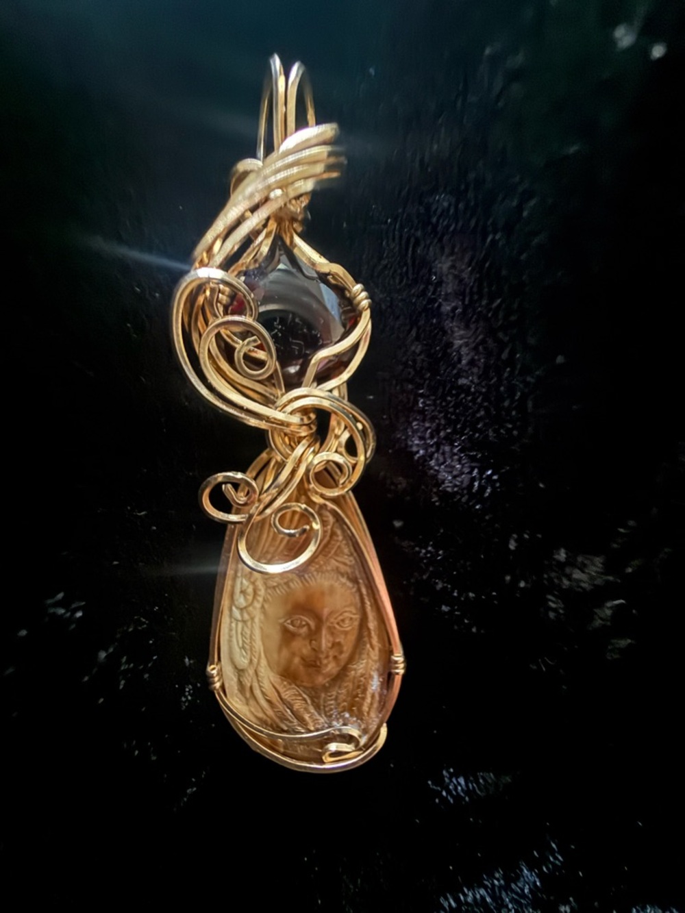 Gold Wire-Wrapped  garnet and quartz stones pendant Women Jewelry